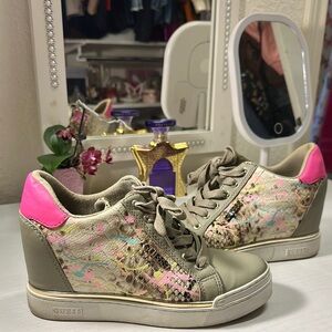 GUESS Women's Pink and Tan Sneakers